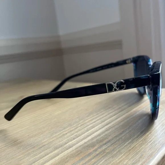 🇮🇹🐈‍⬛Dolce & Gabbana Women’s Sunglasses, Round Cat-Eye, with Original Case🐈‍⬛🇮🇹 - Picture 3 of 7